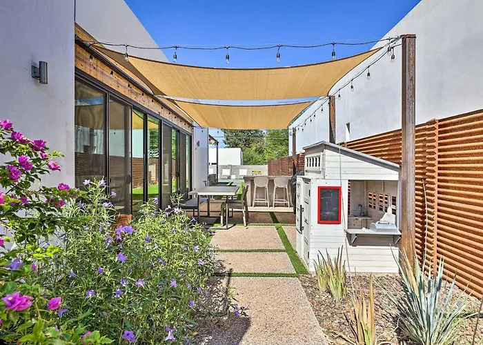 Backyard Oasis W/ Pool! Family Getaway In *