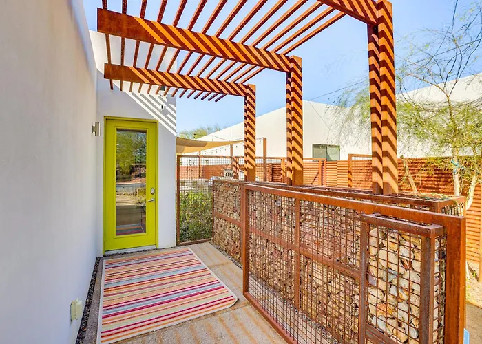 Holiday home Backyard Oasis W/ Pool! Family Getaway In